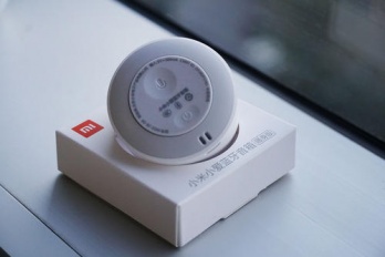 小米小爱随身音箱怎么充电