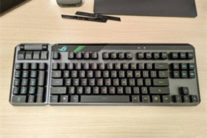 rog龙骑士2红轴和蓝轴哪个更好