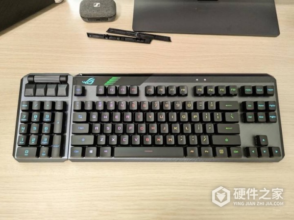 rog龙骑士2红轴和蓝轴哪个更好