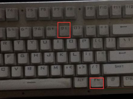 雷蛇键盘按什么快捷键调节灯光