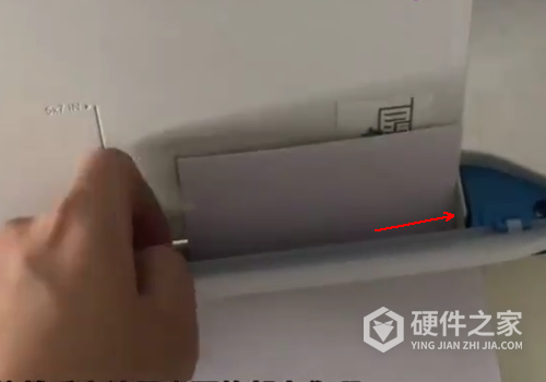 爱普生l8168打印照片从哪里放