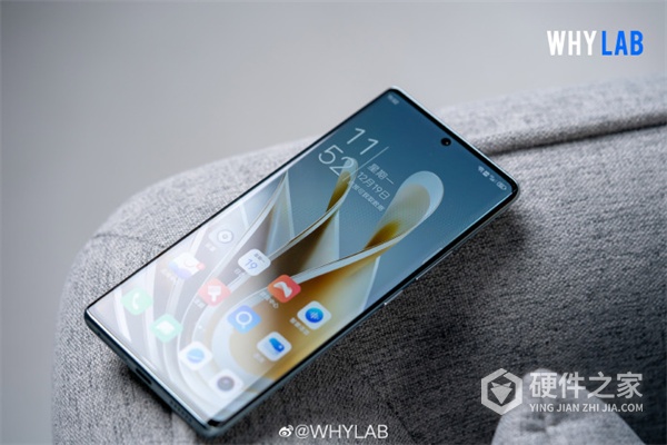 努比亚 Z50「青屿」配色真机图赏