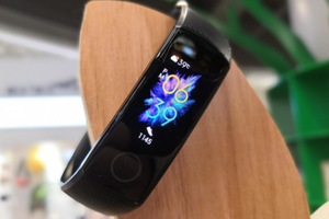 荣耀手环5nfc版怎么刷公交