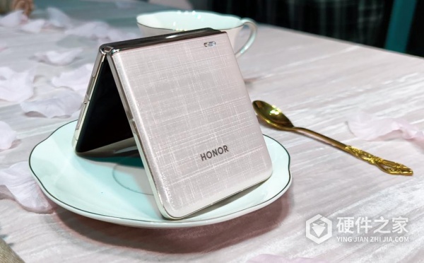 荣耀Magic V Flip最大短板是什么