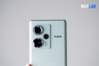 努比亚 Z50「青屿」配色真机图赏