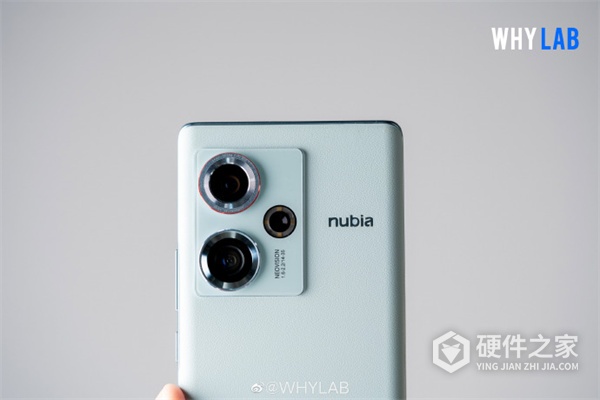 努比亚 Z50「青屿」配色真机图赏