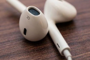 iphone12耳机是有线还是无线