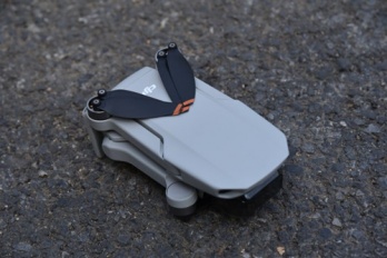 大疆mini 2se满电能飞多远