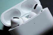 airpods pro充电仓按钮是干嘛的