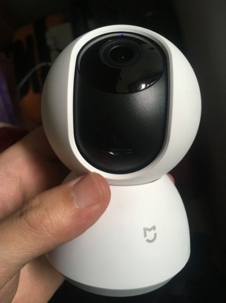 米家摄像头云台版怎么插内存卡