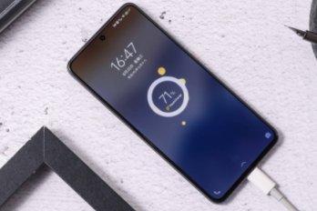 iqooz8x日常使用三年会卡吗