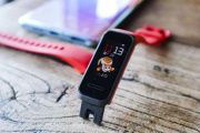 华为手环4怎么充电