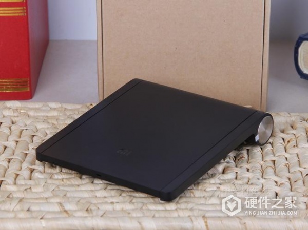 如何清理电脑的内部以解决散热问题