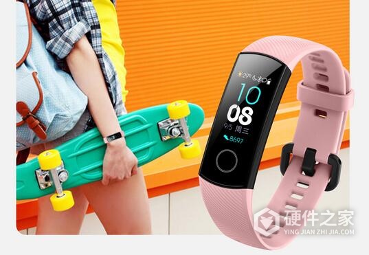 荣耀手环4如何充电