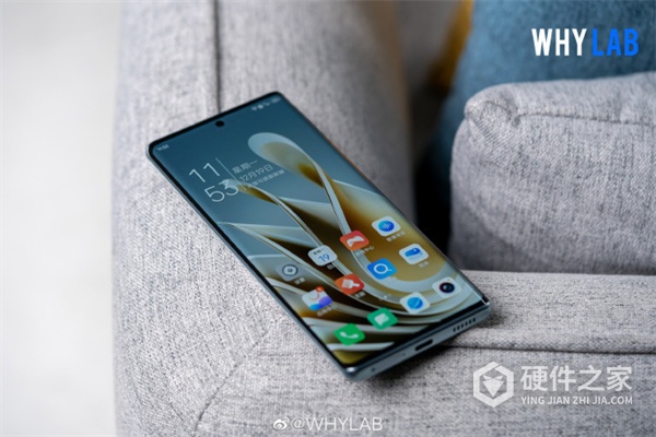 努比亚 Z50「青屿」配色真机图赏