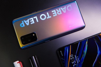 RealmeX7有C位色吗