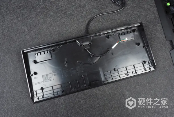 黑寡妇蜘蛛x竞技版键盘怎么拆卸