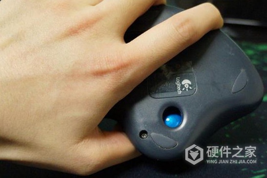 罗技m575怎么取轨迹球