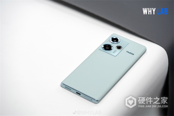 努比亚 Z50「青屿」配色真机图赏