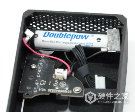 雷蛇八岐大蛇v2怎么装电池