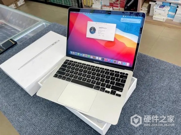 MacBook Air 15 英寸搭载什么芯片