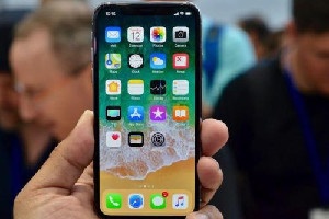 iPhone将“拟我表情动画”发送给微信好友小技巧