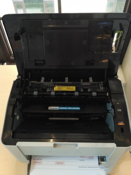 奔图p2206nw怎么加碳粉