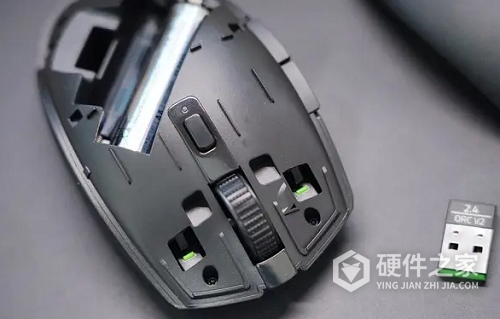 雷蛇八岐大蛇v2怎么充电