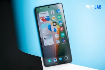 iQOO11标准版「赛道版」真机图赏