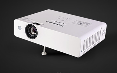 松下pt-ux326c如何连接U盘