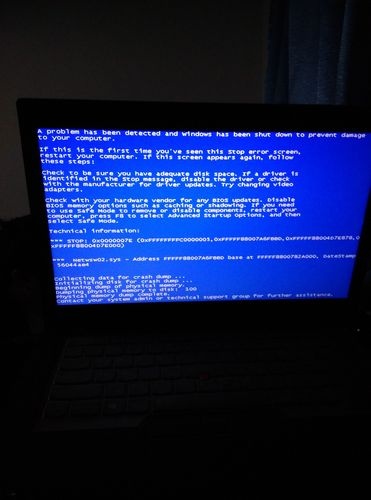 开机蓝屏无英文原因是什么