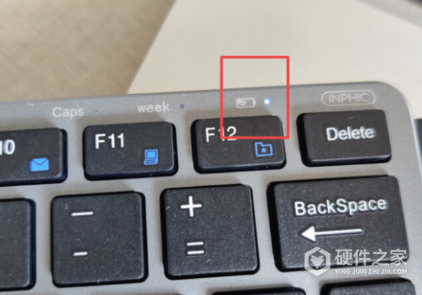 英菲克v780键盘需充电怎么提示