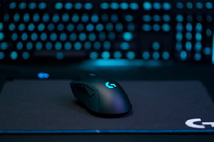 罗技g703怎么充电