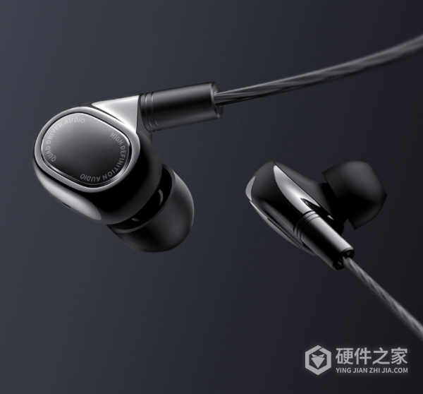 小米圈铁四单元耳机怎么充电