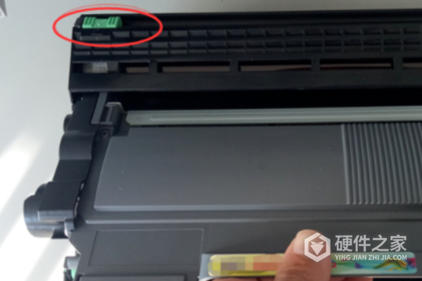 惠普m454dw打印机怎么换硒鼓