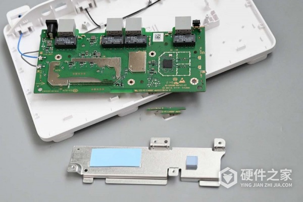 荣耀路由4拆解方法