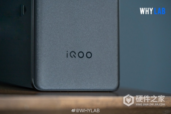 iQOO11标准版「赛道版」真机图赏