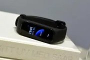 小米手环5nfc怎么自定义壁纸