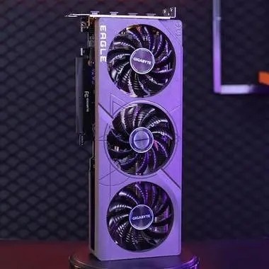 技嘉rtx4070猎鹰和oc版差距有哪些