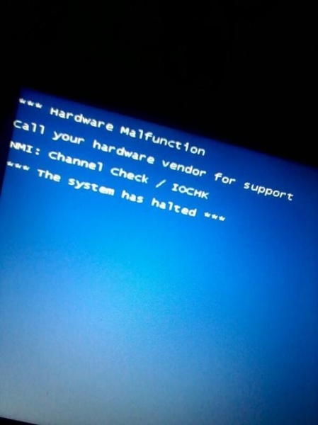 拯救者r9000p蓝屏后自动关机怎么解决