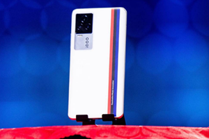 iqoo8pro传奇版和赛道版哪个更好