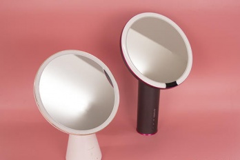 天猫精灵queen美妆镜能打开电视吗