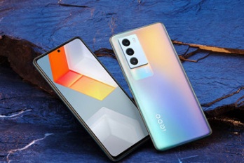 iQOO Neo7能边充边玩吗