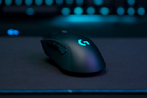 罗技g703新款和老款区别