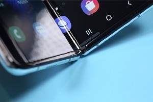 三星滚动折叠屏手机介绍