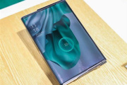 OPPO 首款折叠屏手机