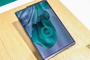 OPPO 首款折叠屏手机