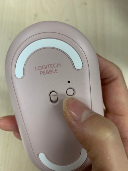 罗技m185鼠标蓝牙怎么连接电脑