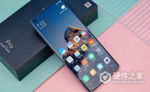 小米11pro是屏下摄像头吗