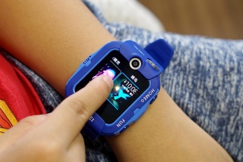 儿童手表华为5x和小天才z8哪个好